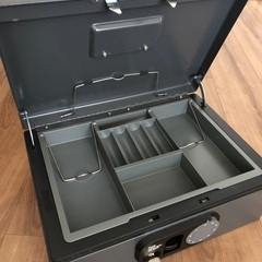 金庫　35x25x14センチの画像