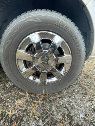 リンカーンナビゲータータイヤ6穴