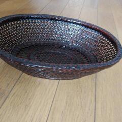 藍たい漆器の果物入れ
