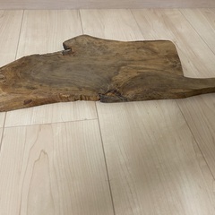 【自然木のまな板】（長さ48cm、幅20cm）の画像