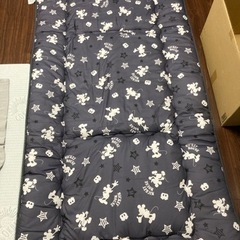 ディズニー　ミッキー柄　敷布団