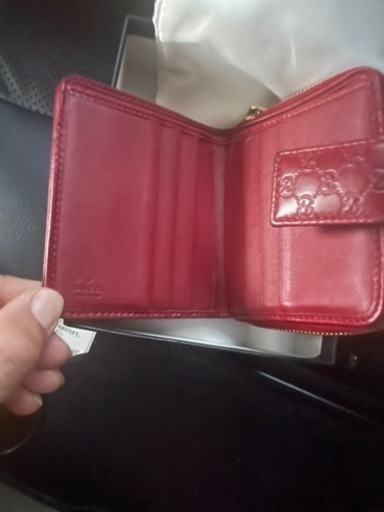 GUCCI 二つ折財布　値段交渉して下さい！