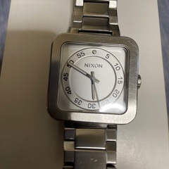 NIXON メンズ腕時計箱付き　電池新品　本日まで　急募早いもの勝ち