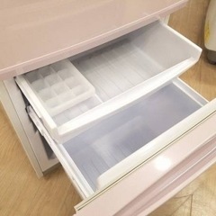 SHARP冷蔵庫の画像