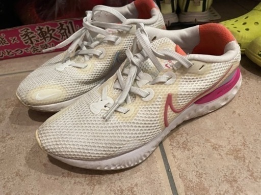 スニーカー NIKE  RENEW RUN