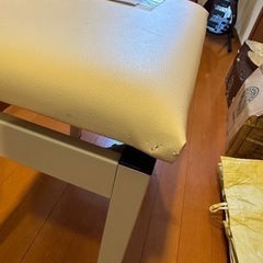 KORG PC-300 ホワイト　ピアノ椅子の画像