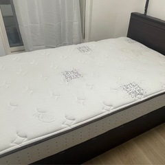 美品 サータSerta セミダブルベッド
