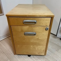 デスク下　キャビネット