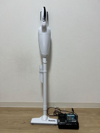 早い者勝ち マキタ　CL108FD 充電式クリーナー