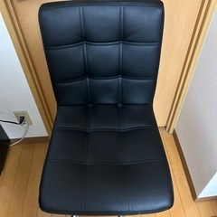 キャスター付きチェア