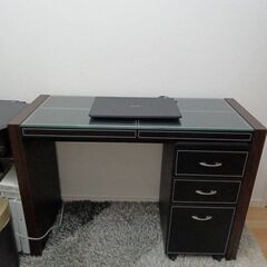 美品・机（PCデスク）・引き出し（キャスター付）・ナイトテーブル