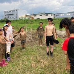 【仕事内容】 ★住み込み可、都会の雑踏から離れて。自然に触れるお仕事です。！  ヤギ4頭と烏骨鶏7羽と合鴨1羽 、ミツバチの画像