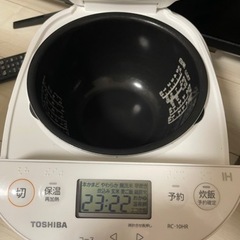 TOSHIBA 東芝　炊飯器の画像