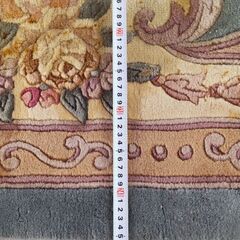 【値下げ】ウール段通　245×248㎝（房含まず）厚さ約2㎝　汚れあり　の画像