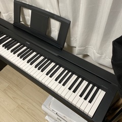 電子ピアノ(本体＋台)の画像