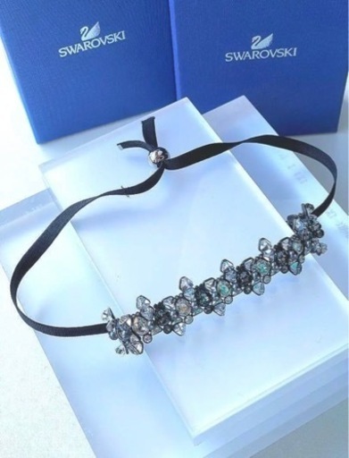 希少　スワロフスキー　チョーカー　ブラックライト