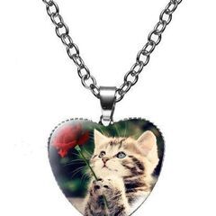 新品・送料無料！祈るかわいい猫の写真ペンダント・ねこモチーフハー...