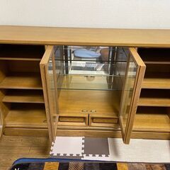 値下げしました！　飾り棚・食器棚　重厚感　大容量