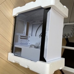 (取引中)Thermaltake S100 TG Snow Ed...