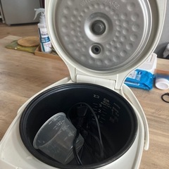炊飯器　　3合炊きの画像