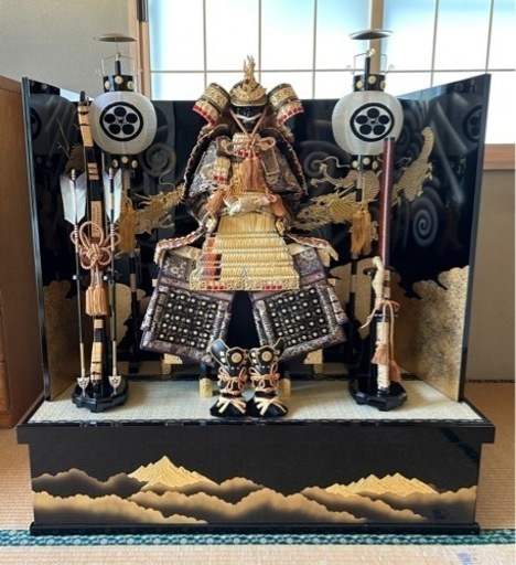 五月人形　　兜飾り、鎧飾り