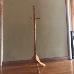 【あげます】木製ポールハンガーの画像