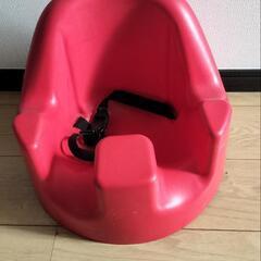 bumbo風ベビーチェア　赤　赤ちゃん