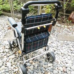 高齢者用シルバーカー　幸和製作所　歩行補助　介護用品　手押し車の画像