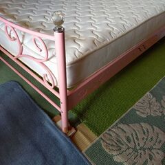 ピンクのかわいいベッド。最終値下げ！(今月中まで)の画像