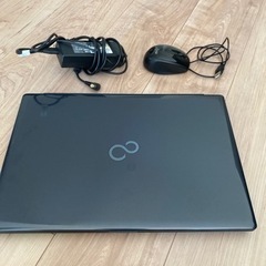 富士通　ノートパソコン　Windows11
