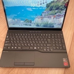 富士通　ノートパソコン　Windows11の画像