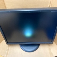 値下げしました！２０．１型！液晶モニター スクエア４：３　1600x1200対応　MITSUBISHI RDT201Lの画像