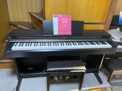 YAMAHA YDP-162R電子ピアノ　　動作確認済み高低自在椅子、説明書付きYDP-162R ニューダークローズウッド調