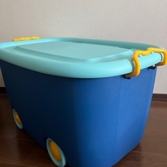 キャスター付きおもちゃ箱の画像
