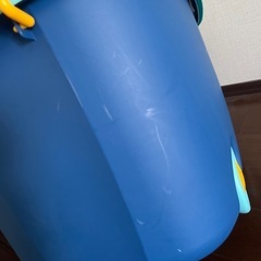 キャスター付きおもちゃ箱の画像
