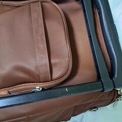 SWANYのキャスター付きバッグの画像