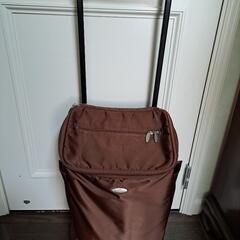 SWANYのキャスター付きバッグ