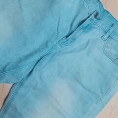 ★春色★メンズパンツ★gu★M★カラーパンツ★スカイブルーの画像