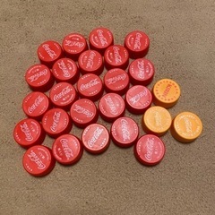 ペットボトルキャップ 700個？くらいの画像