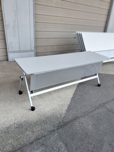 ITOKI ミーテイング スタッキングテーブル　会議机　5台あります
