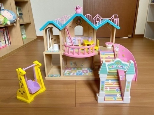 ミキちゃんマキちゃんのエレベーターのあるおおきな幼稚園
