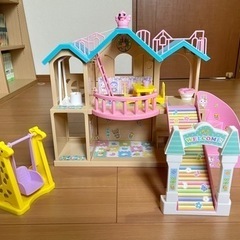 リカちゃん人形ミキちゃんマキちゃんのエレベーターのあるおおきな幼稚園
