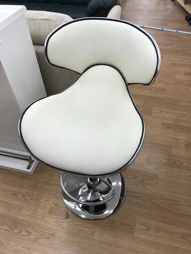 ★ジモティ割あり★  カウンターチェア 白 H60～82 クリーニング済み KJ2939
