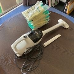 【13日お渡し予定】ツインバード　掃除機　紙パック付きの画像