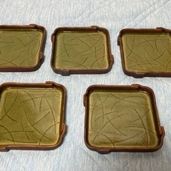 【お値下げ】　四角い小皿　5枚セット　瀬戸物　陶器　緑　茶