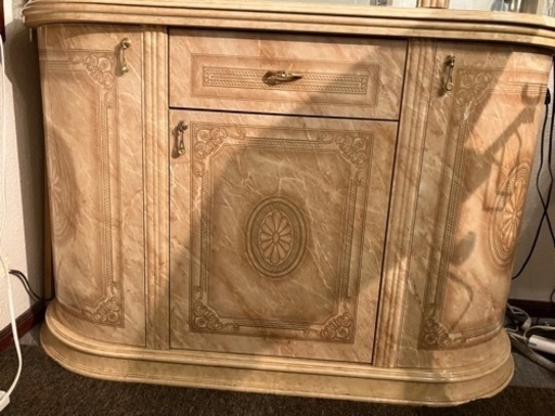 イタリア調アンティーク収納家具