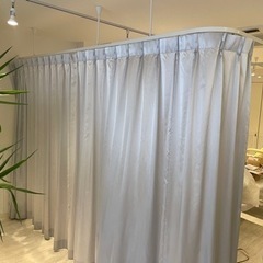 終了）予約受付中　カーテン、エステベッド、その他引き取り限定の画像