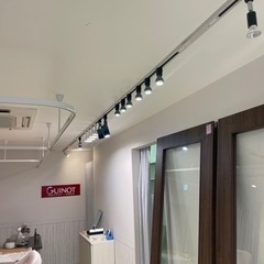 終了）予約受付中　カーテン、エステベッド、その他引き取り限定の画像