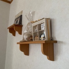壁掛けシェルフと雑貨セットの画像