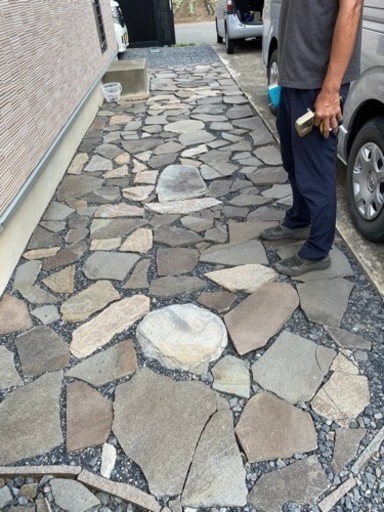 敷石全て11月頃引渡し